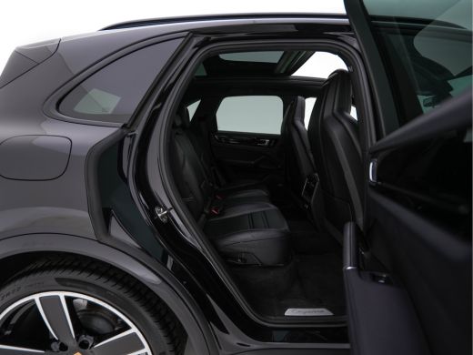 Porsche Cayenne 3.0 E-Hybrid AWD (Plug-in) {SoH-100%} (INCL-BTW) *PANO | LEATHER | FULL-LED | SPORTCHRONO | MEMOR... ActivLease financial lease