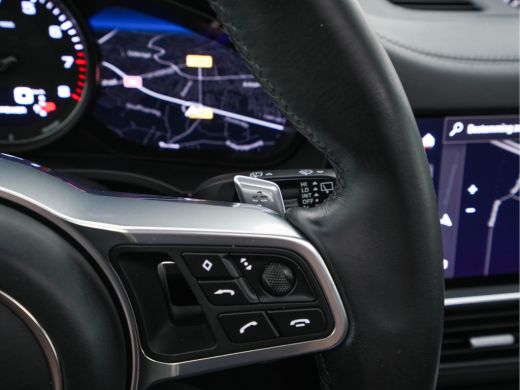 Porsche Cayenne 3.0 E-Hybrid AWD (Plug-in) {SoH-100%} (INCL-BTW) *PANO | LEATHER | FULL-LED | SPORTCHRONO | MEMOR... ActivLease financial lease