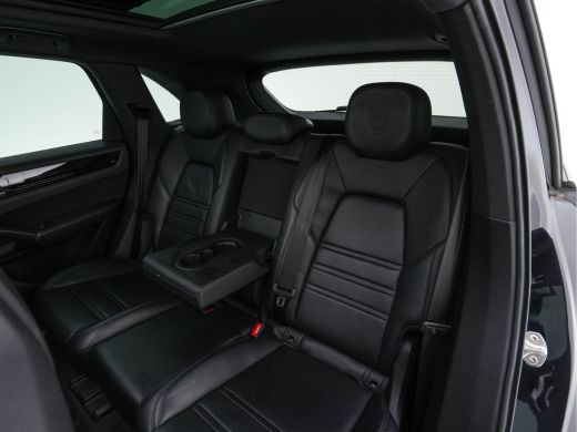 Porsche Cayenne 3.0 E-Hybrid AWD (Plug-in) {SoH-100%} (INCL-BTW) *PANO | LEATHER | FULL-LED | SPORTCHRONO | MEMOR... ActivLease financial lease