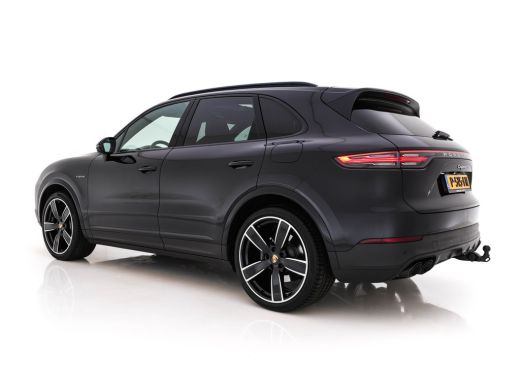 Porsche Cayenne 3.0 E-Hybrid AWD (Plug-in) {SoH-100%} (INCL-BTW) *PANO | LEATHER | FULL-LED | SPORTCHRONO | MEMOR... ActivLease financial lease