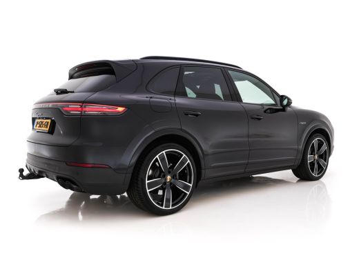 Porsche Cayenne 3.0 E-Hybrid AWD (Plug-in) {SoH-100%} (INCL-BTW) *PANO | LEATHER | FULL-LED | SPORTCHRONO | MEMOR... ActivLease financial lease