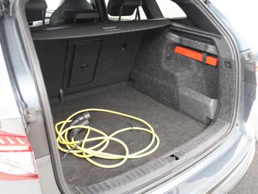 Skoda Enyaq iV | SOH 89,1% | Leder/alcantara | Stuur/stoel verwarming | Adaptive cruise | Carplay | Sfeerverlich... ActivLease financial lease