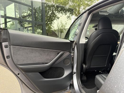 Tesla Model Y Long Range AWD 75 kWh SOH 97%| QUICKSILVER!| TESLA FABRIEKSGARANTIE TOT 05-2027/ 80.000KM | FABRI... ActivLease financial lease