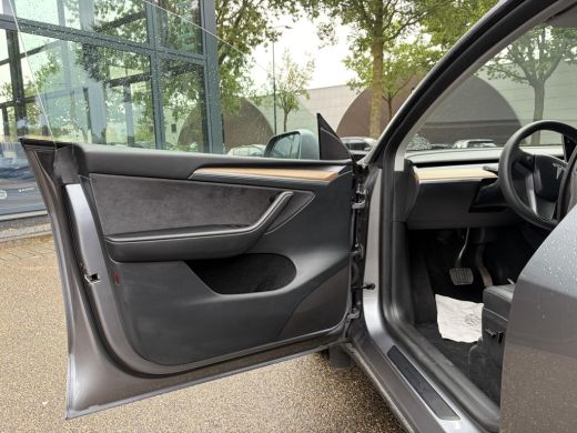 Tesla Model Y Long Range AWD 75 kWh SOH 97%| QUICKSILVER!| TESLA FABRIEKSGARANTIE TOT 05-2027/ 80.000KM | FABRI... ActivLease financial lease