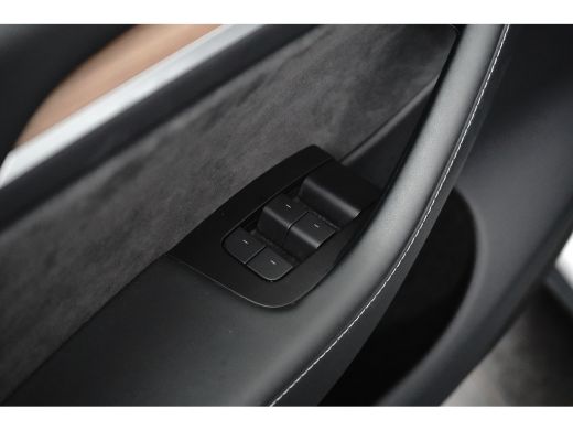 Tesla Model Y Long Range Dual AWD Performance | Pano | Adap. Cruise | Camera | Leder ActivLease financial lease