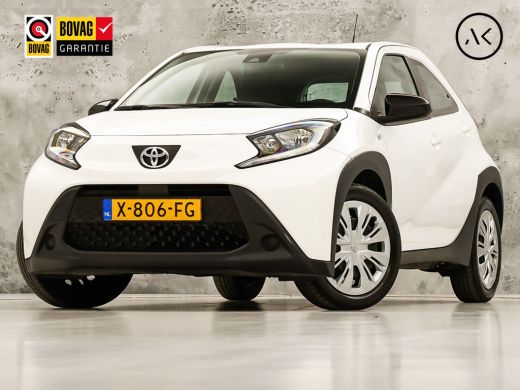 Toyota Aygo 1.0 VVT-i MT Play (APPLE CARPLAY, NAVIGATIE, ADAPTIVE CRUISE, SPORTSTOELEN, LANE ASSIST, CAMERA, ... ActivLease financial lease
