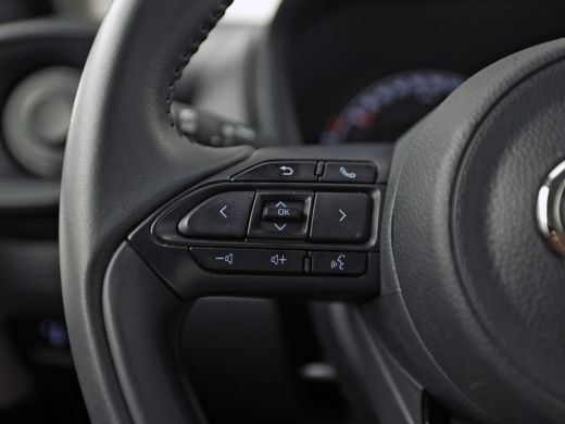 Toyota Aygo 1.0 VVT-i MT Play (APPLE CARPLAY, NAVIGATIE, ADAPTIVE CRUISE, SPORTSTOELEN, LANE ASSIST, CAMERA, ... ActivLease financial lease