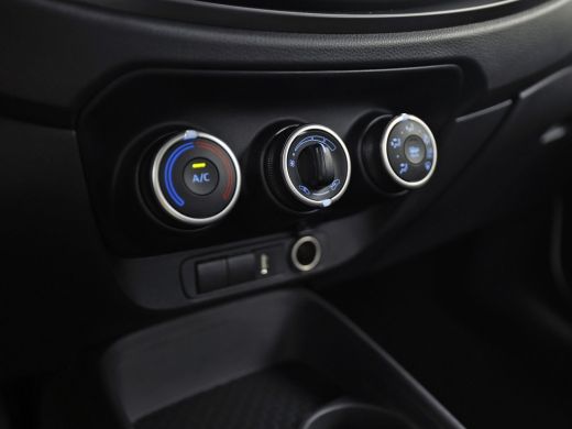 Toyota Aygo 1.0 VVT-i MT Play (APPLE CARPLAY, NAVIGATIE, ADAPTIVE CRUISE, SPORTSTOELEN, LANE ASSIST, CAMERA, ... ActivLease financial lease