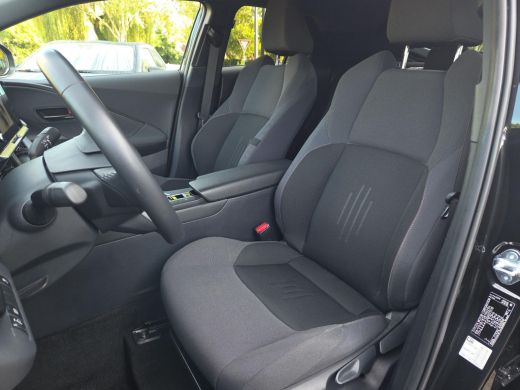 Toyota C-HR 1.8 Hybrid 140 Dynamic | NL Auto | Apple CarPlay | Navigatie | Rijklaar incl. garantie | ActivLease financial lease