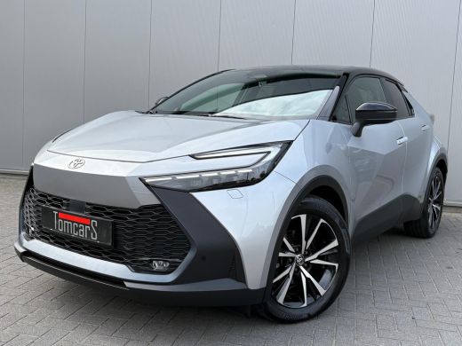 Toyota C-HR 1.8 Hybrid 140PK First Edition Bi-Tone/Winter-pack/Gr.-navigatie/Elektr.klep/Camera/Adapt.-cruise ActivLease financial lease