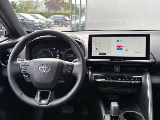 Toyota C-HR 1.8 Hybrid 140PK First Edition Bi-Tone/Winter-pack/Gr.-navigatie/Elektr.klep/Camera/Adapt.-cruise ActivLease financial lease