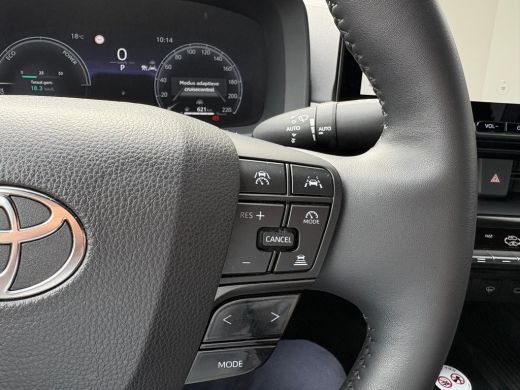 Toyota C-HR 1.8 Hybrid 140PK First Edition Bi-Tone/Winter-pack/Gr.-navigatie/Elektr.klep/Camera/Adapt.-cruise ActivLease financial lease