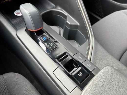 Toyota C-HR 1.8 Hybrid 140PK First Edition Bi-Tone/Winter-pack/Gr.-navigatie/Elektr.klep/Camera/Adapt.-cruise ActivLease financial lease