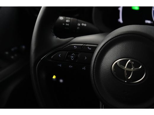 Toyota Yaris Hybrid Dynamic | Achteruitrijcamera | Airco (automatisch) | Apple Carplay/Android Auto|telefoonin... ActivLease financial lease