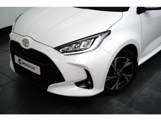 Toyota Yaris Hybrid Dynamic | Achteruitrijcamera | Airco (automatisch) | Apple Carplay/Android Auto|telefoonin... ActivLease financial lease