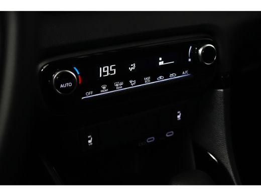 Toyota Yaris Hybrid Dynamic | Achteruitrijcamera | Airco (automatisch) | Apple Carplay/Android Auto|telefoonin... ActivLease financial lease