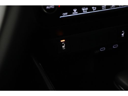 Toyota Yaris Hybrid Dynamic | Achteruitrijcamera | Airco (automatisch) | Apple Carplay/Android Auto|telefoonin... ActivLease financial lease