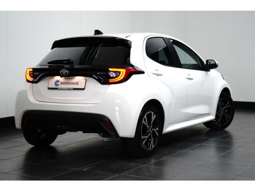 Toyota Yaris Hybrid Dynamic | Achteruitrijcamera | Airco (automatisch) | Apple Carplay/Android Auto|telefoonin... ActivLease financial lease