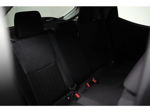 Toyota Yaris Hybrid Dynamic | Achteruitrijcamera | Airco (automatisch) | Apple Carplay/Android Auto|telefoonin... ActivLease financial lease