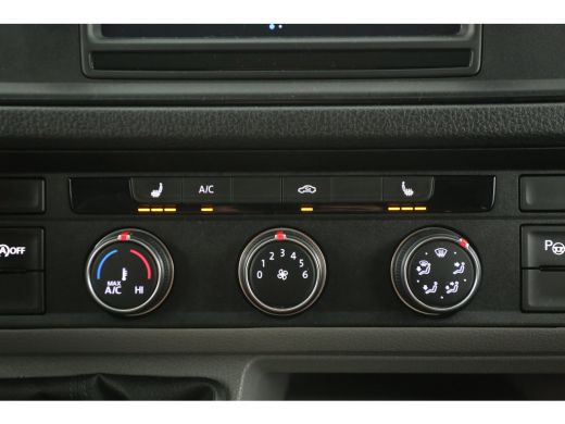 Volkswagen Crafter 2.0 TDI L3H3 141PK | 3000KG Trekgew. | Airco | Camera | 3 Zits | Trekhaak | Carplay | Parkeersens. ActivLease financial lease