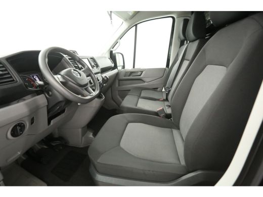 Volkswagen Crafter 2.0 TDI L3H3 141PK | 3000KG Trekgew. | Airco | Camera | 3 Zits | Trekhaak | Carplay | Parkeersens. ActivLease financial lease