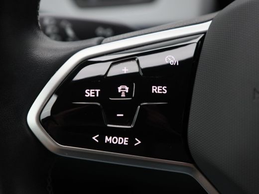 Volkswagen ID.3 Pro Edition 58 kWh 204 Pk | Stoel/Stuur Verwarming | Camera | Adaptive Cruise | Carplay | 18 Inch... ActivLease financial lease