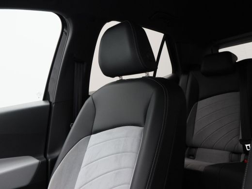 Volkswagen ID.3 Pro Edition 58 kWh 204 Pk | Stoel/Stuur Verwarming | Camera | Adaptive Cruise | Carplay | 18 Inch... ActivLease financial lease