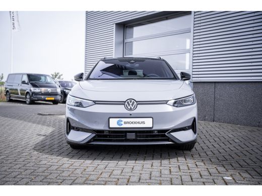 Volkswagen ID.7 Limited Edition 77 kWh | Lichtmetalen velgen 5-spaaks 19" | Trekhaak elektrisch uitklapbaar | Two... ActivLease financial lease