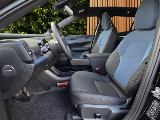 Volvo  EX30 Single Motor Extended Range Ultra Black Edition Europa 69 kWh | Panoramadak | 360 Camera | Harman... ActivLease financial lease