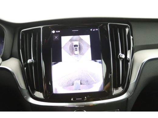 Volvo  V60 T8 Plug-in hybrid AWD Plus Dark | Stoelverwarming | 360 Camera | Voorruitverwarming | Harman\Kard... ActivLease financial lease