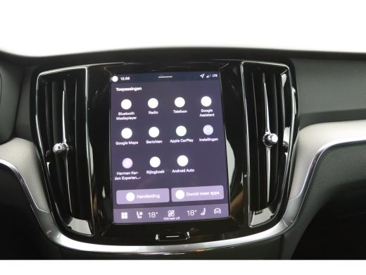 Volvo  V60 T8 Plug-in hybrid AWD Plus Dark | Stoelverwarming | 360 Camera | Voorruitverwarming | Harman\Kard... ActivLease financial lease