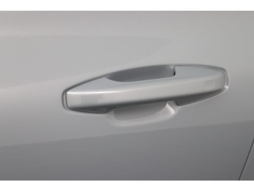 Volvo  V60 T8 Plug-in hybrid AWD Plus Dark | Stoelverwarming | 360 Camera | Voorruitverwarming | Harman\Kard... ActivLease financial lease
