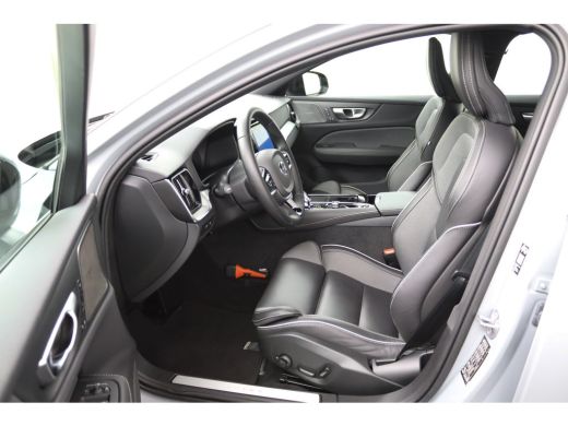 Volvo  V60 T8 Plug-in hybrid AWD Plus Dark | Stoelverwarming | 360 Camera | Voorruitverwarming | Harman\Kard... ActivLease financial lease