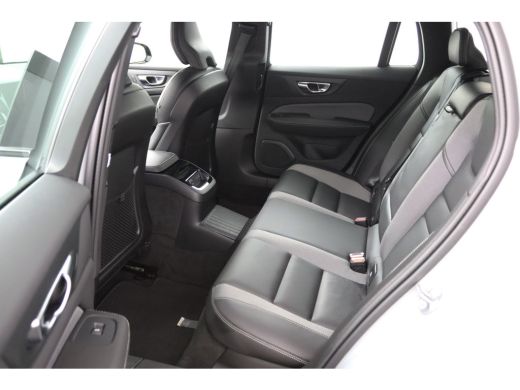 Volvo  V60 T8 Plug-in hybrid AWD Plus Dark | Stoelverwarming | 360 Camera | Voorruitverwarming | Harman\Kard... ActivLease financial lease