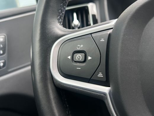 Volvo  XC60 2.0 B5 Momentum Business | Memory | Trekhaak | Standkachel | Pilot Assist | Stoel- & stuurverwarm... ActivLease financial lease