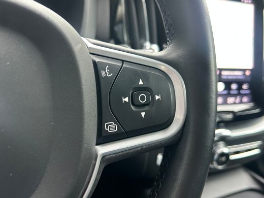 Volvo  XC60 2.0 B5 Momentum Business | Memory | Trekhaak | Standkachel | Pilot Assist | Stoel- & stuurverwarm... ActivLease financial lease