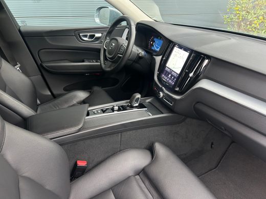 Volvo  XC60 2.0 B5 Momentum Business | Memory | Trekhaak | Standkachel | Pilot Assist | Stoel- & stuurverwarm... ActivLease financial lease