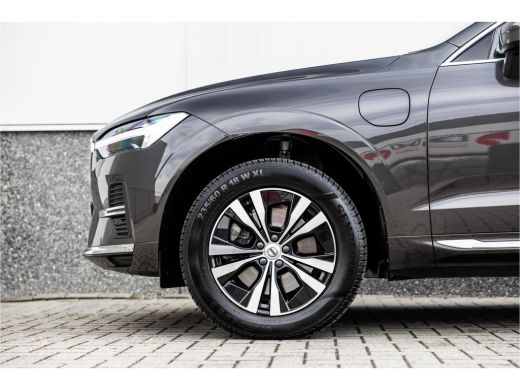 Volvo  XC60 2.0 Recharge T6 AWD Inscription Expr. Pano / Trekhaak / Bank verwar. / Carplay / ActivLease financial lease