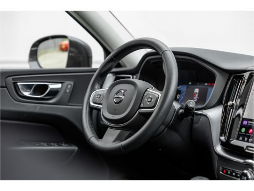 Volvo  XC60 2.0 Recharge T6 AWD Inscription Expr. Pano / Trekhaak / Bank verwar. / Carplay / ActivLease financial lease