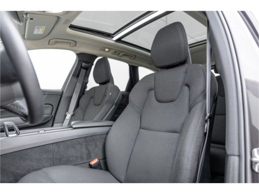 Volvo  XC60 2.0 Recharge T6 AWD Inscription Expr. Pano / Trekhaak / Bank verwar. / Carplay / ActivLease financial lease