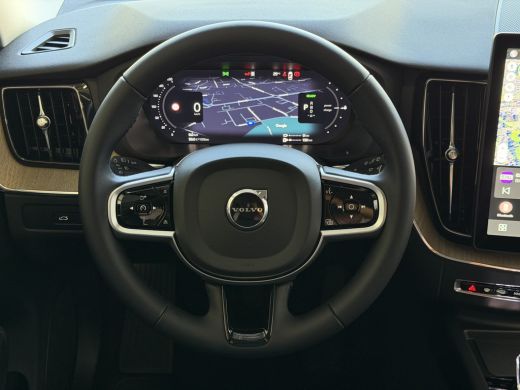Volvo  XC60 2.0 T8 455PK AWD PLUS DARK NIEUWE AUTO HARMAN KARDON 360.CAM STOEL/STUUR VERW LEER ActivLease financial lease