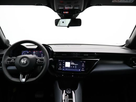 Alfa Romeo Junior Hybrid Ibrida 145 EDCS6 Navi | Apple Carplay | Cruise Control | LED Koplampen | Lichtmetalen velg... ActivLease financial lease