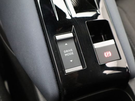 Alfa Romeo Junior Hybrid Ibrida 145 EDCS6 Navi | Apple Carplay | Cruise Control | LED Koplampen | Lichtmetalen velg... ActivLease financial lease