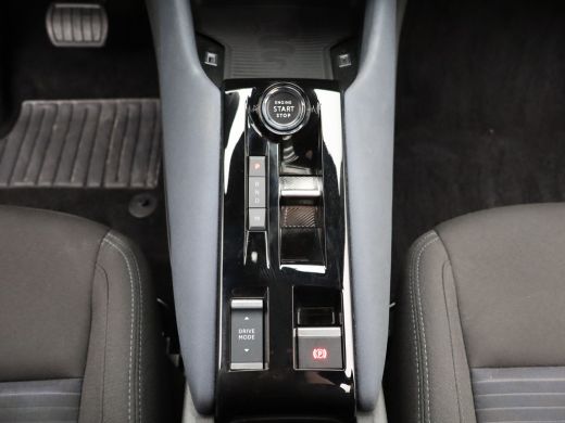 Alfa Romeo Junior Hybrid Ibrida 145 EDCS6 Navi | Apple Carplay | Cruise Control | LED Koplampen | Lichtmetalen velg... ActivLease financial lease