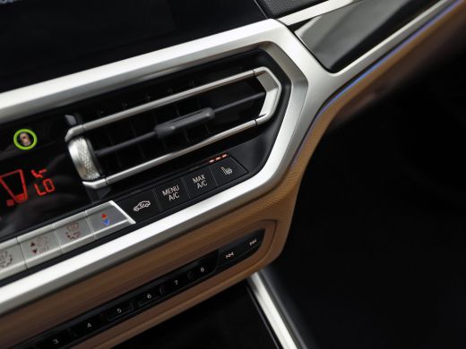 BMW 3 Serie Touring 330e Sport 292Pk Automaat (APPLE CARPLAY, SOH 90,2%, GROOT NAVI, COGNAC LEDER, CAMERA, ST... ActivLease financial lease