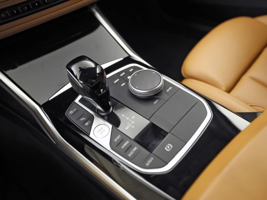 BMW 3 Serie Touring 330e Sport 292Pk Automaat (APPLE CARPLAY, SOH 90,2%, GROOT NAVI, COGNAC LEDER, CAMERA, ST... ActivLease financial lease