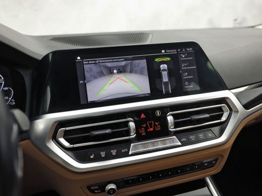 BMW 3 Serie Touring 330e Sport 292Pk Automaat (APPLE CARPLAY, SOH 90,2%, GROOT NAVI, COGNAC LEDER, CAMERA, ST... ActivLease financial lease