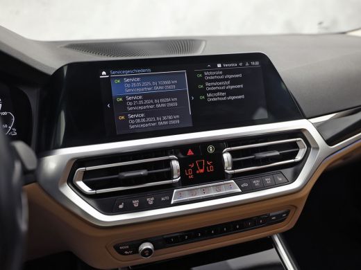 BMW 3 Serie Touring 330e Sport 292Pk Automaat (APPLE CARPLAY, SOH 90,2%, GROOT NAVI, COGNAC LEDER, CAMERA, ST... ActivLease financial lease