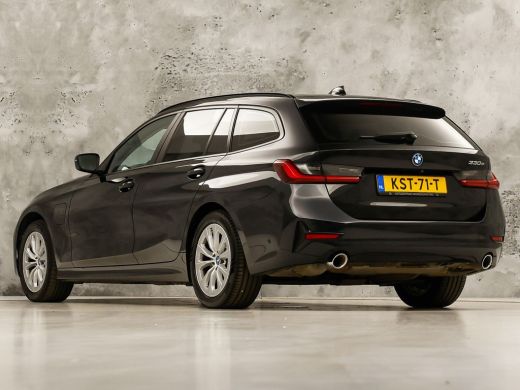 BMW 3 Serie Touring 330e Sport 292Pk Automaat (APPLE CARPLAY, SOH 90,2%, GROOT NAVI, COGNAC LEDER, CAMERA, ST... ActivLease financial lease