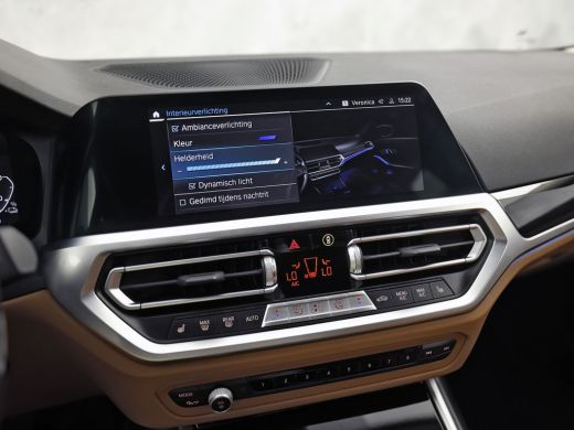 BMW 3 Serie Touring 330e Sport 292Pk Automaat (APPLE CARPLAY, SOH 90,2%, GROOT NAVI, COGNAC LEDER, CAMERA, ST... ActivLease financial lease